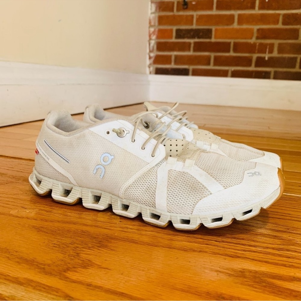 ON Cloud Women's Running Shoes Sneakers Size 9 W